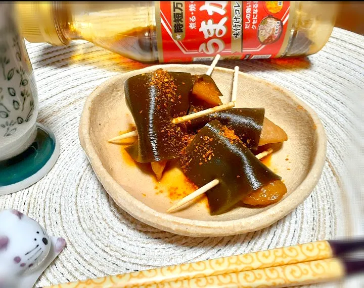 Snapdishの料理写真:シュトママさんの料理🎶

 竹輪の昆布巻き|びせんさん