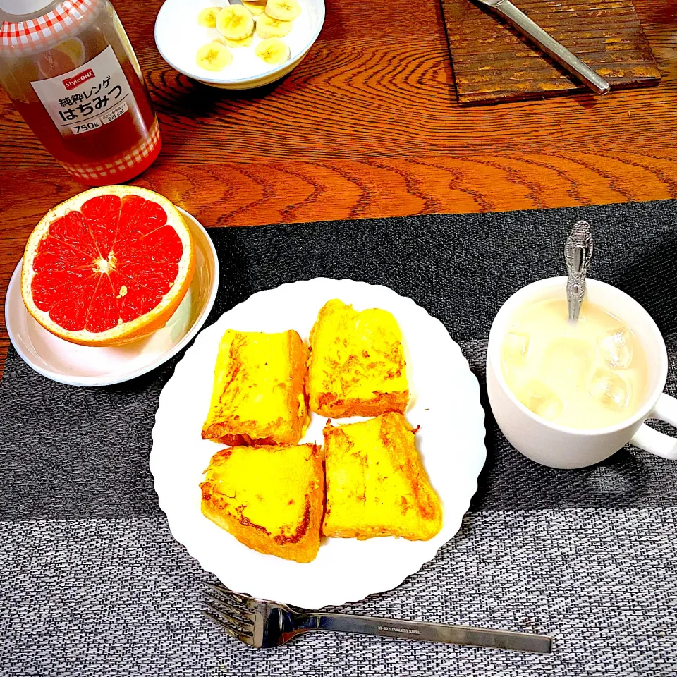 9月 3日　朝ごはん、フレンチトースト、カフェオレ、グレープフルーツ|yakinasuさん