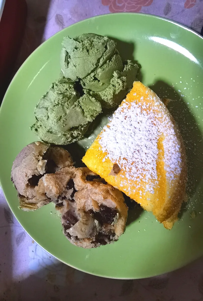 Japanese​ souffle​ with​ homemade matcha ice cream​ and rum raisin

Fb bake.fresh.oven
IG​ bakefreshoven​|Bake.fresh.oven​さん