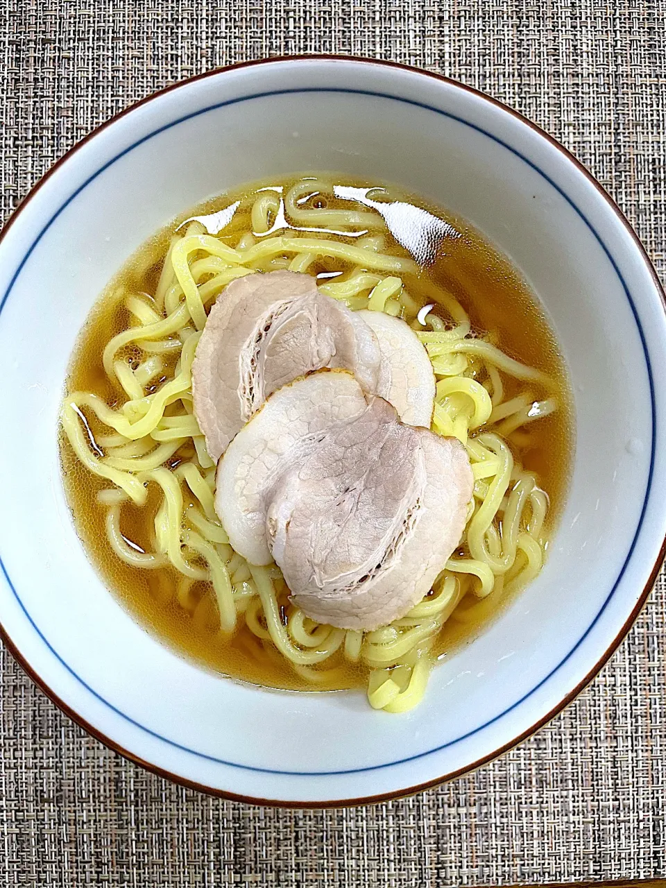 Snapdishの料理写真:朝ラー🍜あっさり醤油極太麺|kudoさん