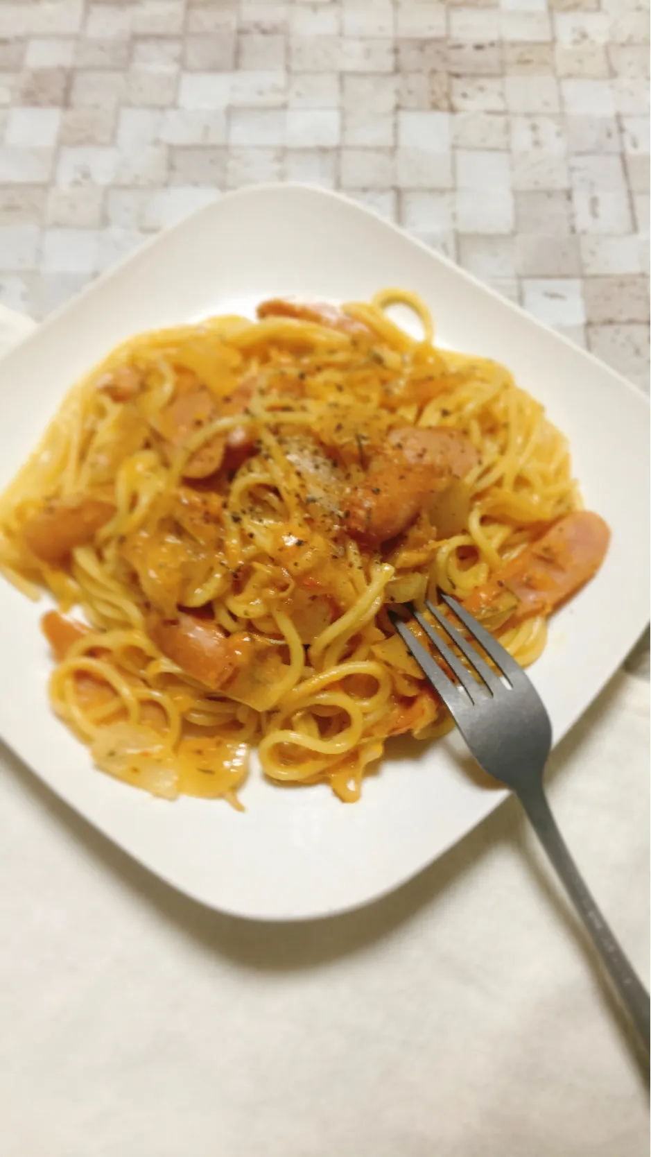 Snapdishの料理写真:すりおろしトマトと蜜柑ソースのパスタ|hexenapfelさん