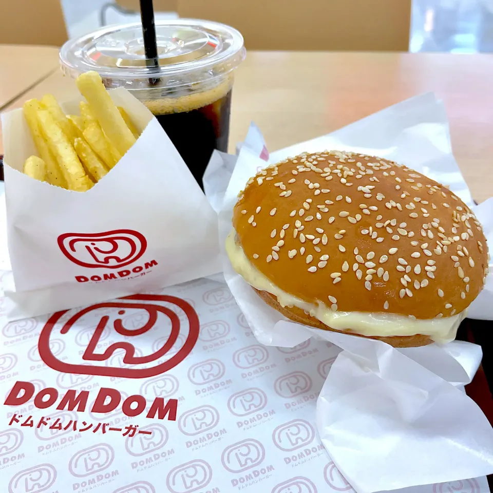 厳選ナチュラルチーズバーガー ポテトフライSセット|T. Wonderさん