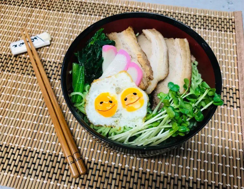 Snapdishの料理写真:「冷やし中華の麺で塩ラーメン」|バシュランさん