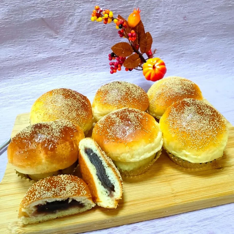 Snapdishの料理写真:ダーリンベーカリー🥖🍞🥐🥞🍔🌭🍕
キノコ型🍄ブリオッシュの
こしあんパン( '-'(⚈ ̍̑⚈͜ ̍̑⚈)  )|キャサリンさん