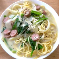 Snapdishの料理写真:ほうれん草ときのこのクリームパスタ|ニワトコの杖さん