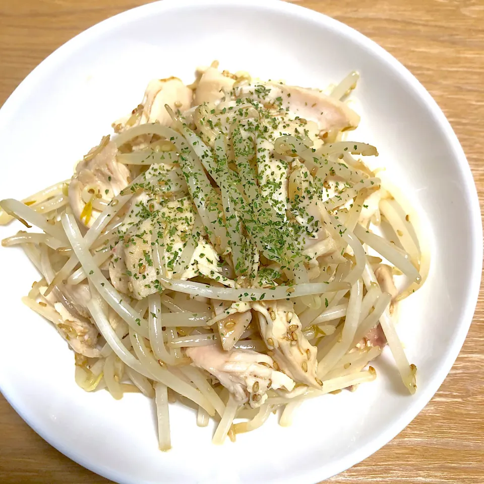 サラダチキンともやしのラー油和え|ニワトコの杖さん