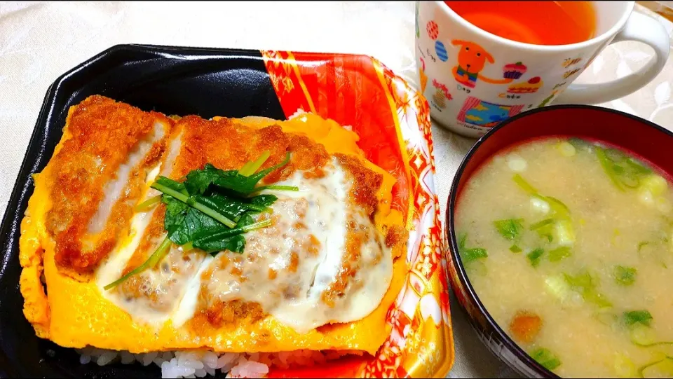 9/5の昼食
豚ロースカツ丼|卯月さん