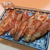 Snapdishの料理写真:土佐のお土産  ブラックペッパー焼きカツオ