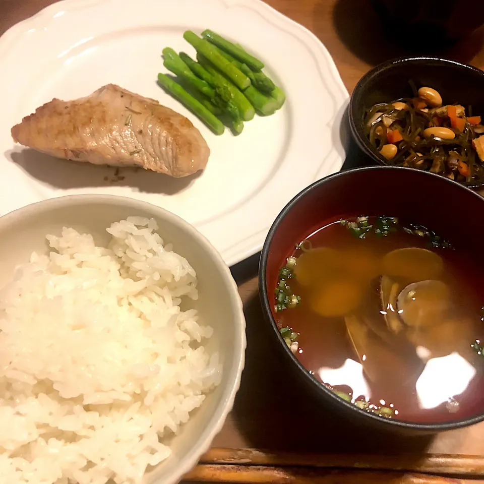 モーカサメのガリバタハーブソテー定食|ゆっこっこさん