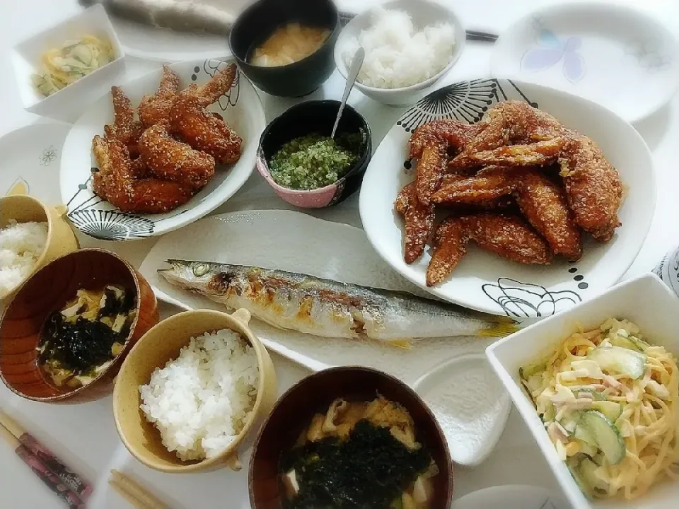 夕食(*^^*)
手羽先甘辛焼き
カマスの塩焼き
スパサラ(卵、ベーコン、きゅうり)
山形だし
お味噌汁(卵、豆腐、海苔フレーク)|プリン☆さん