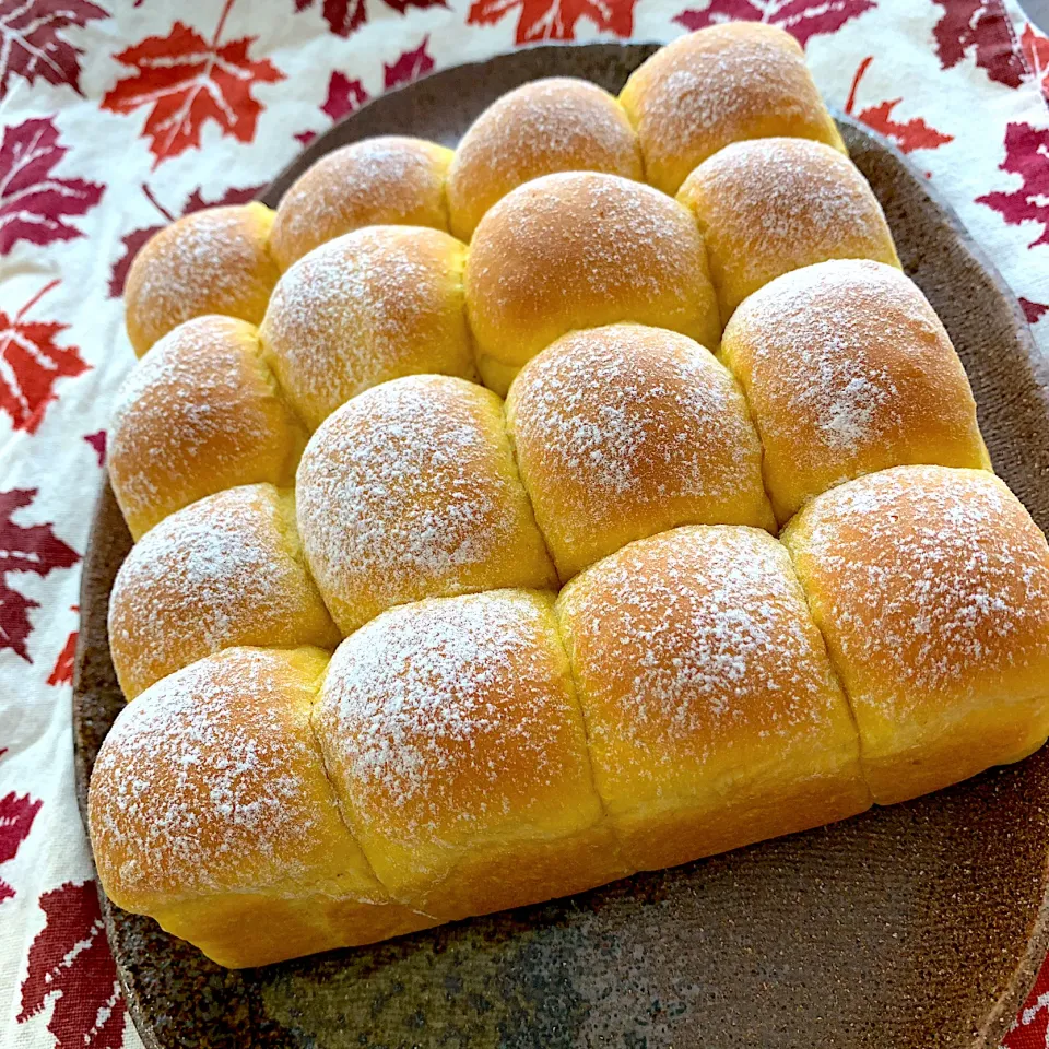 Snapdishの料理写真:山本真希さんの料理 かぼちゃのちぎりパン|chicaocafeさん