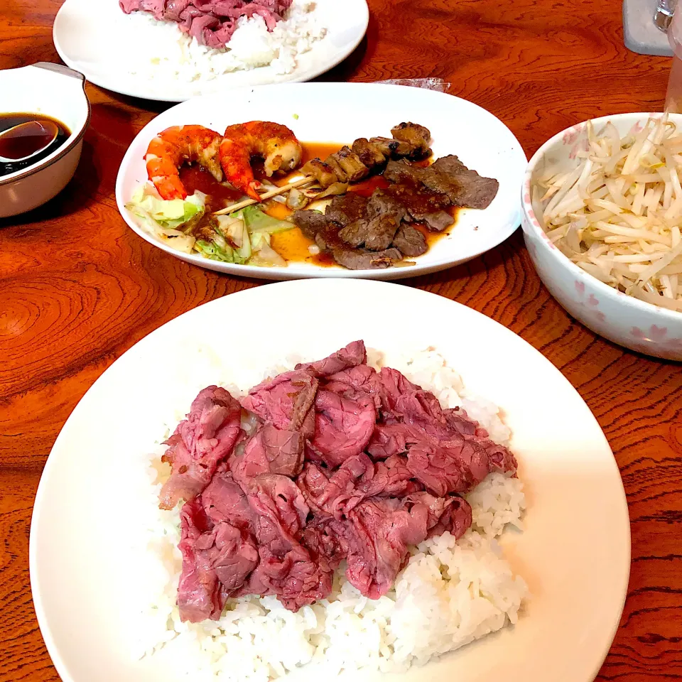 ローストビーフ丼と昨日の焼肉😋|すかラインさん