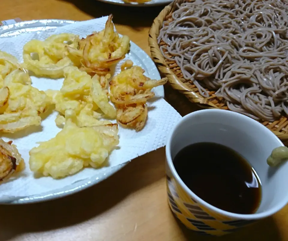 お蕎麦と玉ねぎのかき揚げ|しまだ ちえこさん