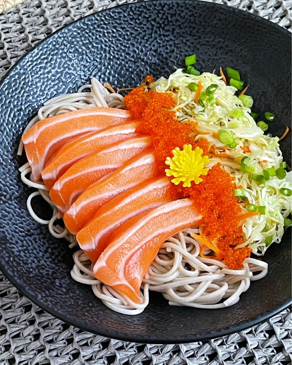 Cold noodles, salmon and cabbage salad|12Dragonさん