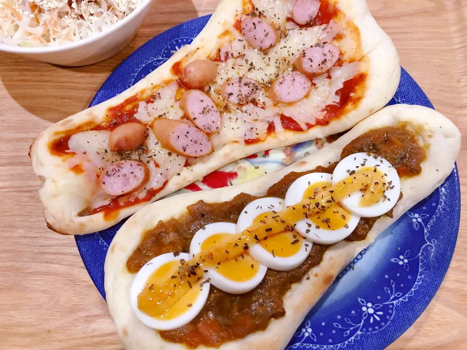 Snapdishの料理写真:朝ごパンはナンピザ🍕ナンカレーパン☕️|海斗さん