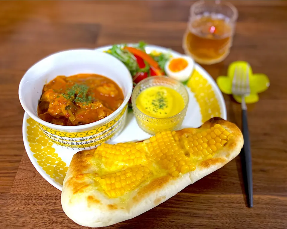 バターチキンカレー＆コーン🌽チーズナン🍽|ナナさん