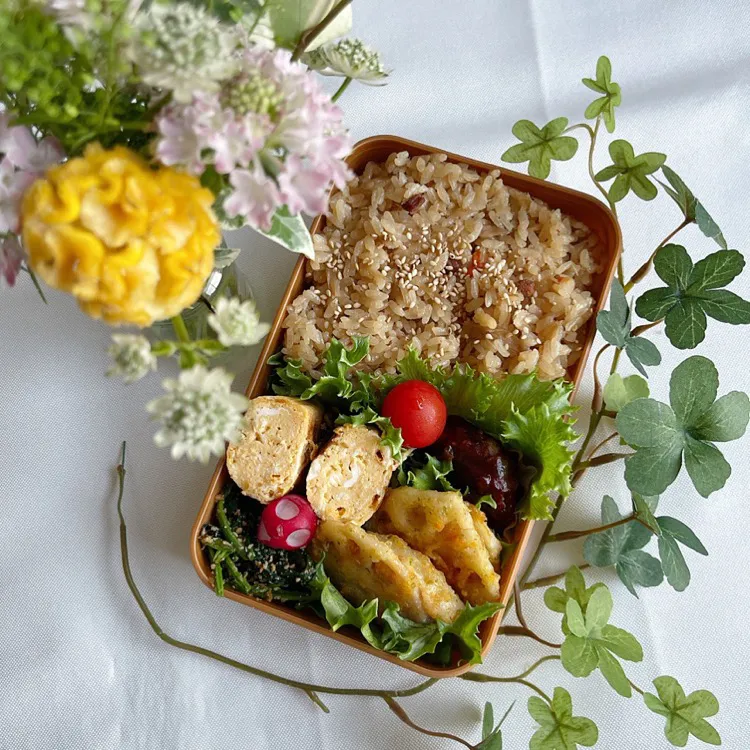 Snapdishの料理写真:9/7❤︎主人のかしわ飯弁当🌱|Makinsさん