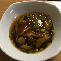 落葉キノコの煮物❣️🍄|のっしーさん