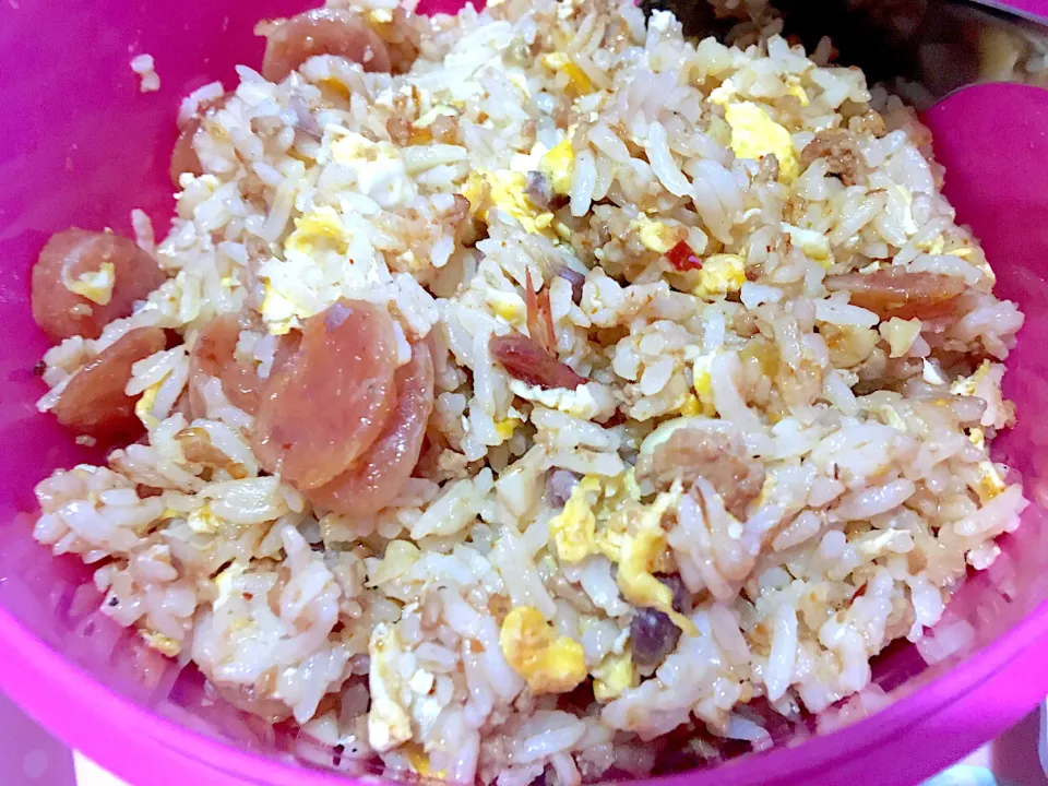 Snapdishの料理写真:Fried rice with chinese sausage|Kararak & Foodsさん