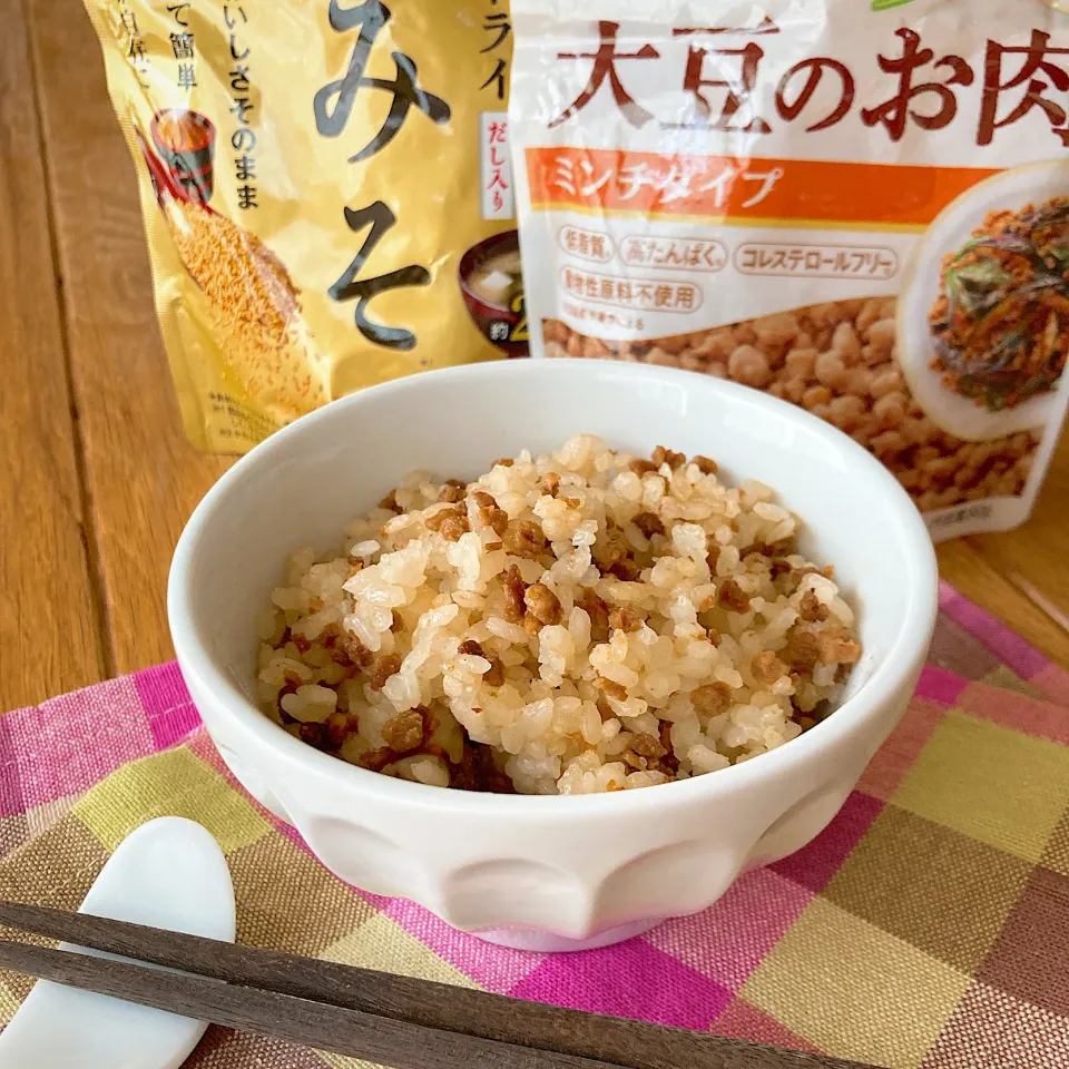 【パッケージ調理】大豆のお肉と粒みそで作る炊き込みご飯|みずほさん