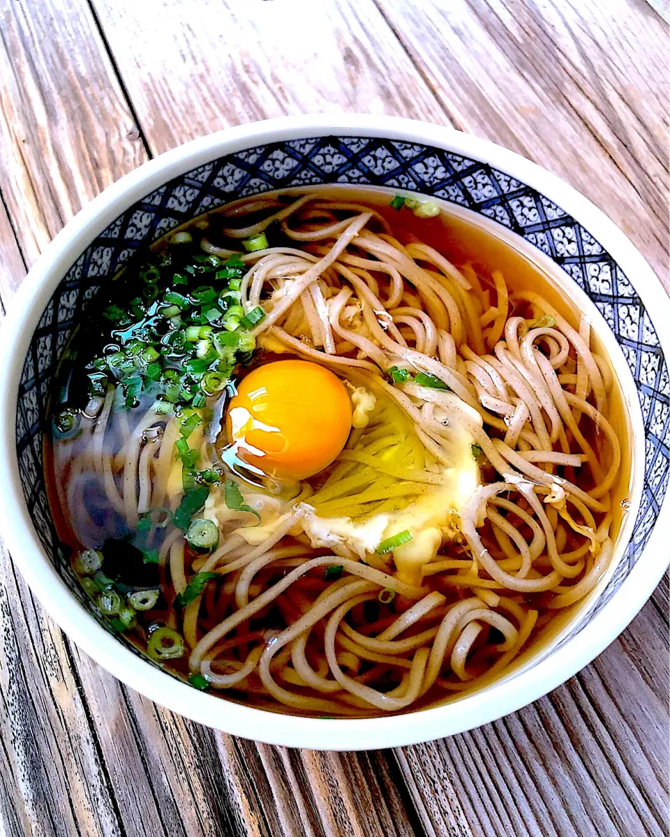 Snapdishの料理写真:🍳かけ月見そば|ガク魁‼︎男飯さん