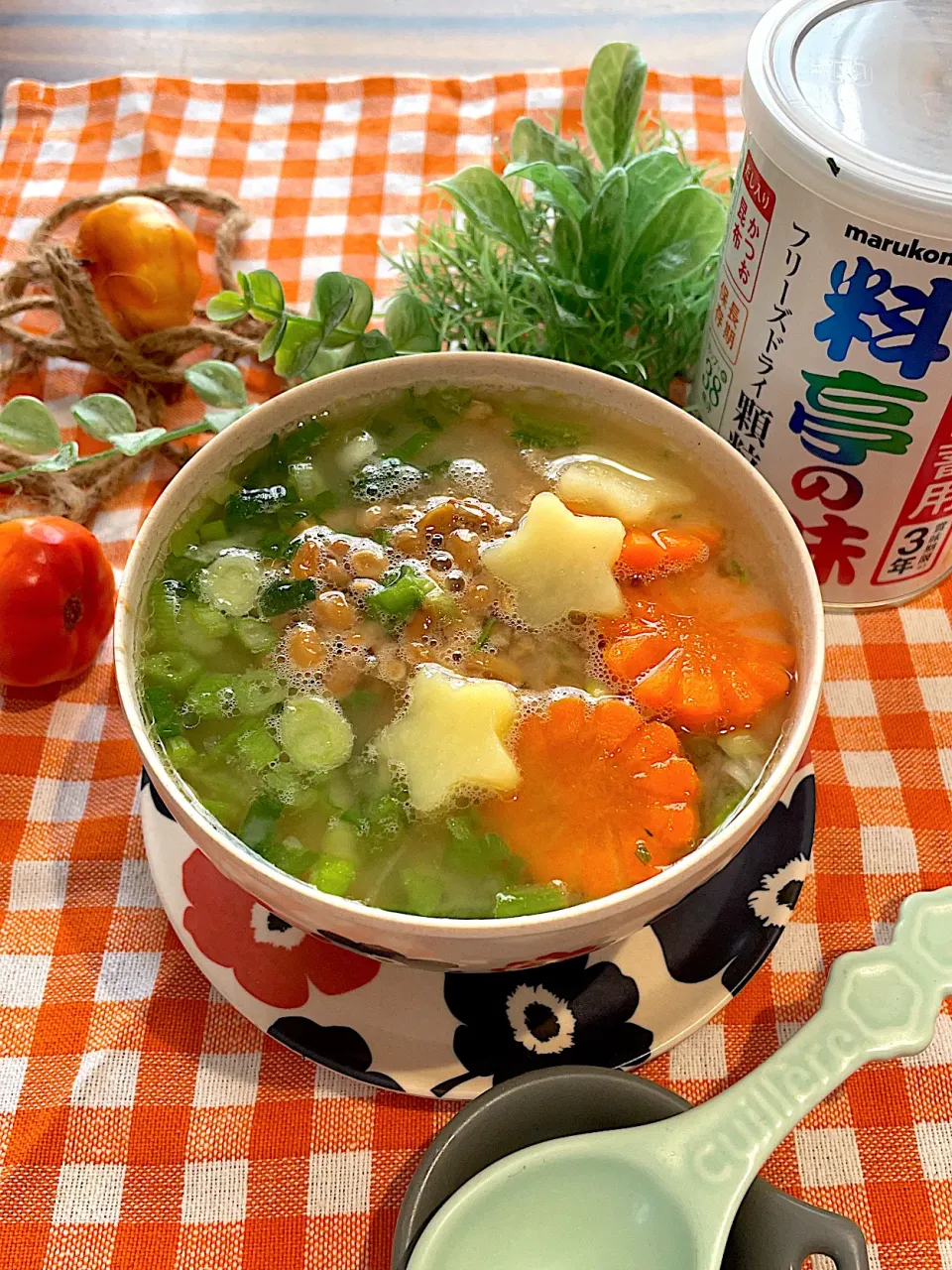 Snapdishの料理写真:マルコメさんの料亭の味を使って具沢山納豆汁🍀🍀🍀🍀🍀|🌼はなちゃん🌼さん