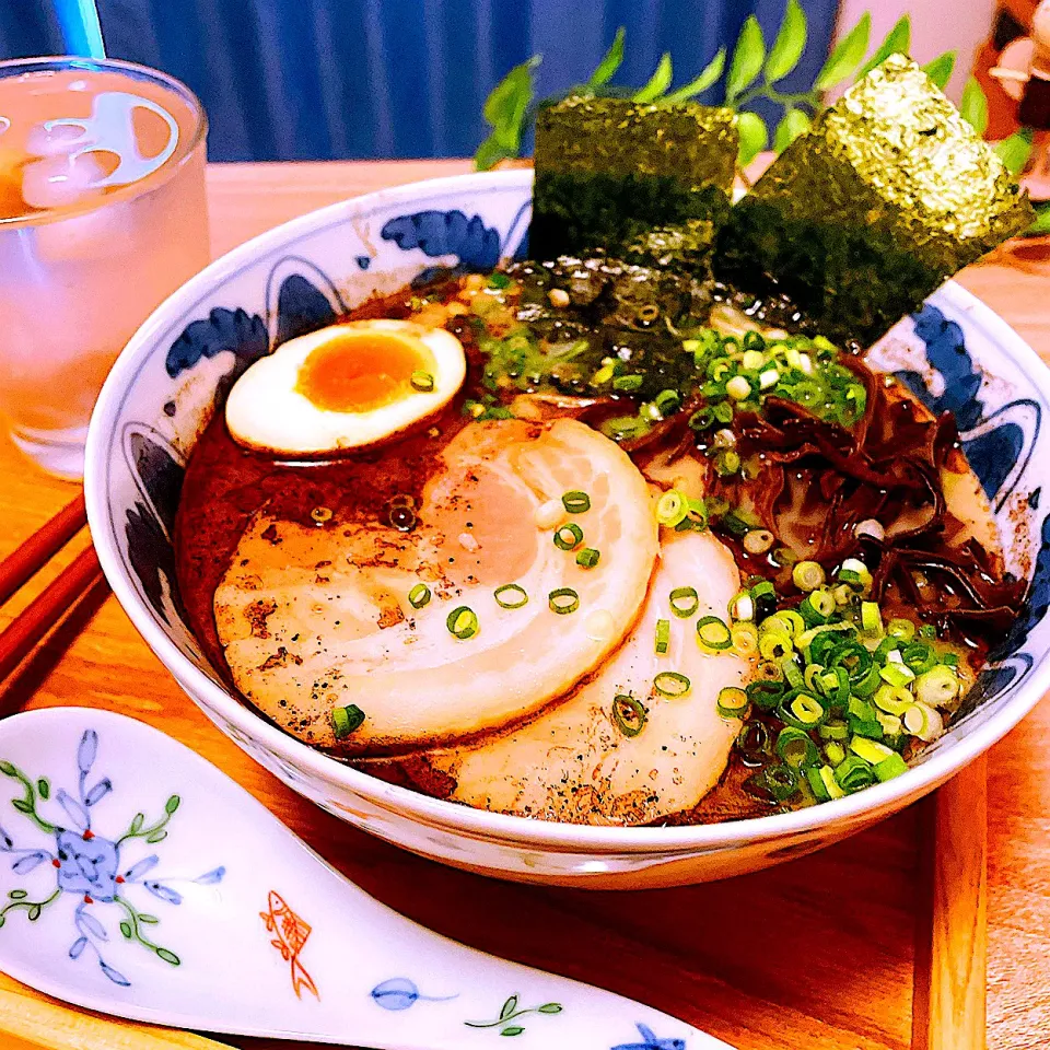 バリカタ麺の🍜豚骨ラーメン焦がしニンニク|Sの食卓さん