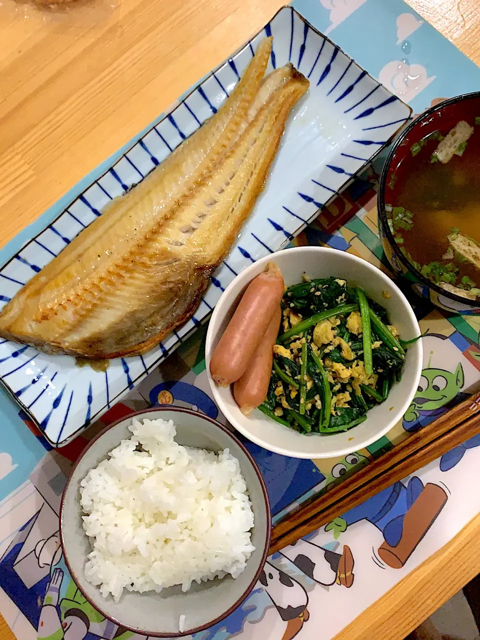 ・ホッケの開き　・ほうれん草と卵の炒めナムル　・お味噌汁|ぺろたんさん