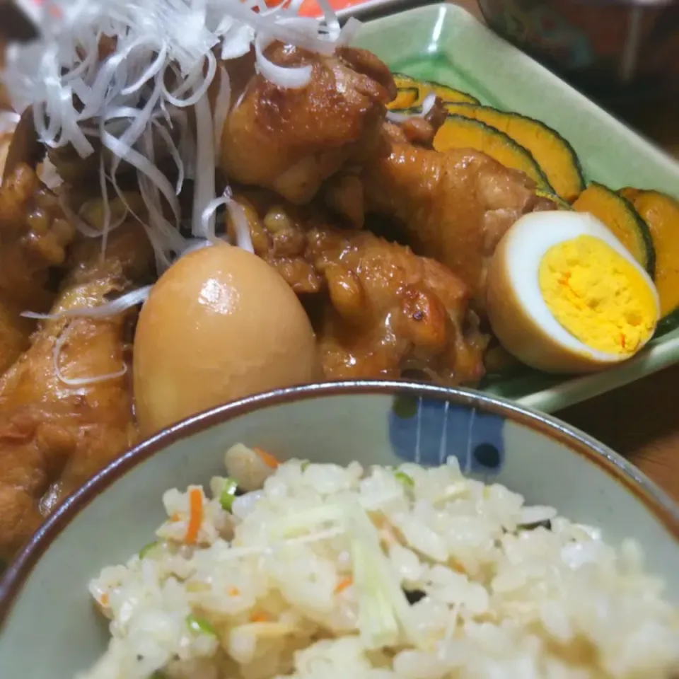 鶏手羽元のサッパリ煮と鯖の混ぜご飯🎵|ちびさん