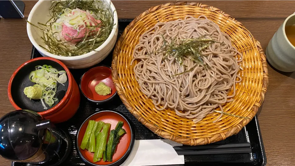 おらが蕎麦のミニネギとろ丼とざるそばセット|Morito Kamiyaさん