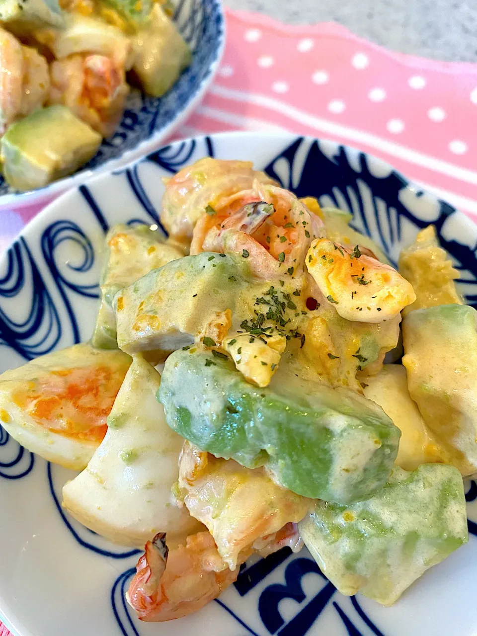 アボカドとエビとゆで卵のサラダ🥗|usako☆さん