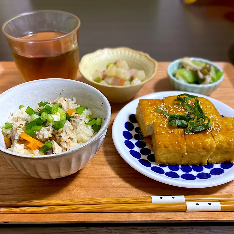 厚揚げ大葉チーズ焼き　サバ缶炊き込みごはん　大根ペッパー炒め　青梗菜としめじのラー油ポン酢|ちぐあささん