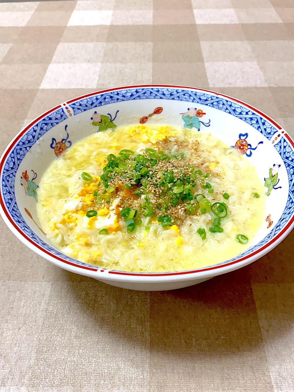 〆のサッポロ一番塩ラーメン|まっさんさん