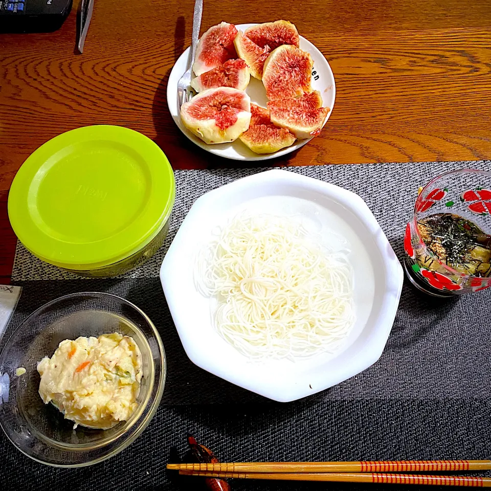 9月8日　朝ごはん　素麺、ポテトサラダ、いちじく|yakinasuさん