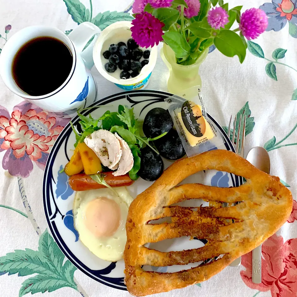 Snapdishの料理写真:🌼花とモーニングプレート🌼|あっちゃんさん