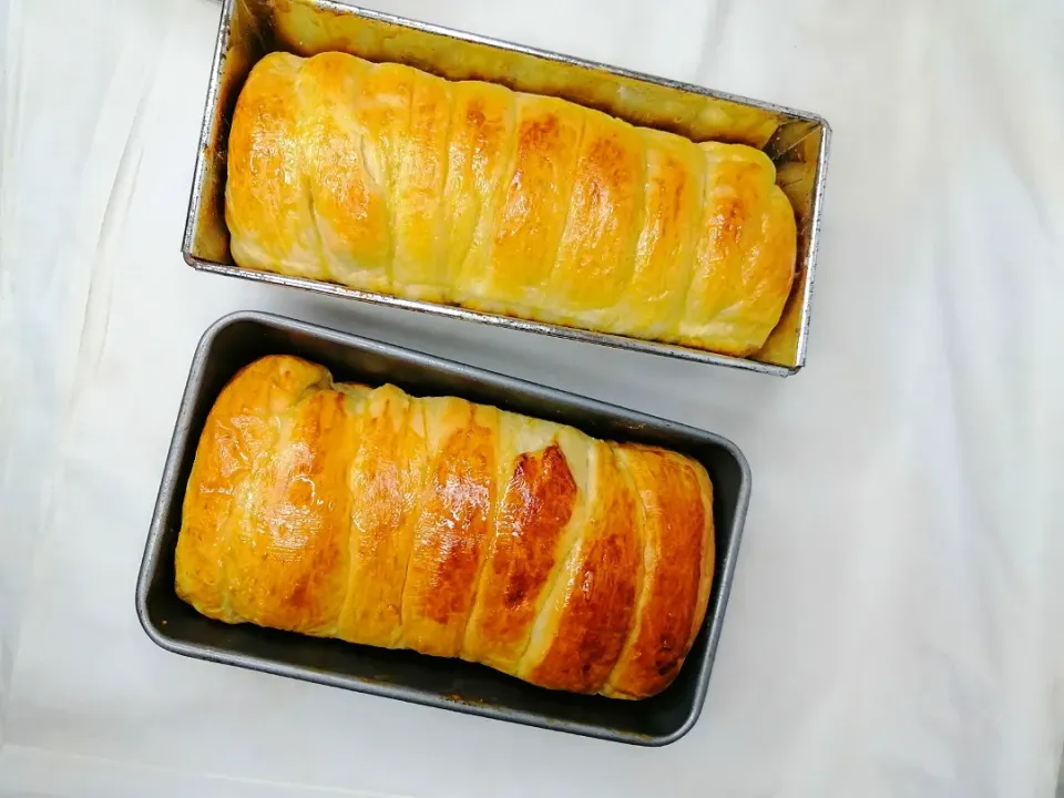 Condensed milk bread|bake with candyさん