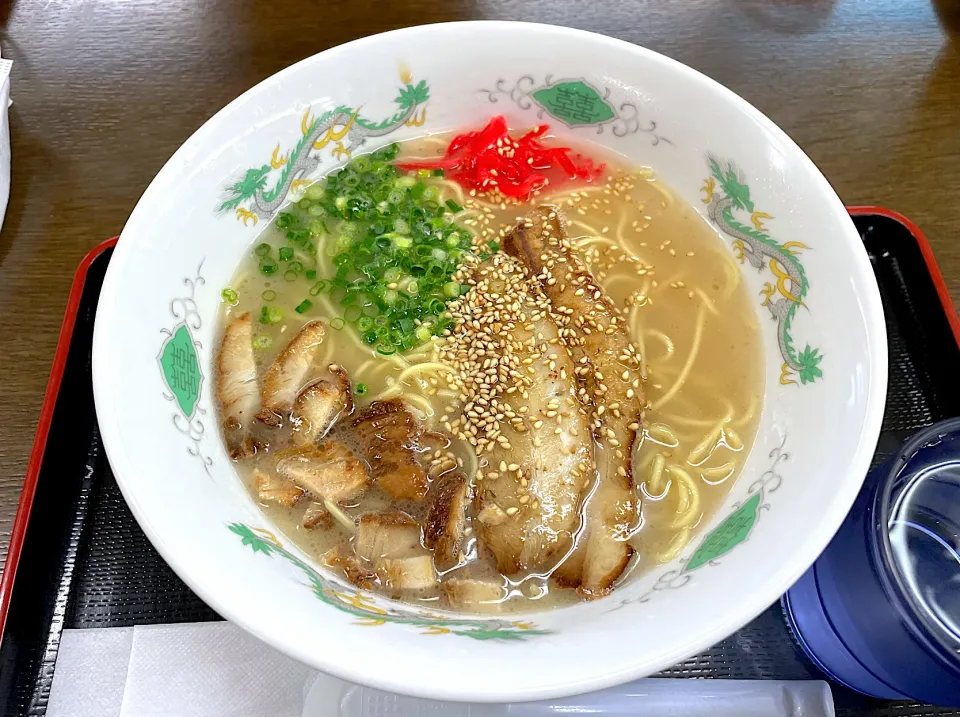 Snapdishの料理写真:訳有りラーメン　ワンコイン500円|コージ💫さん