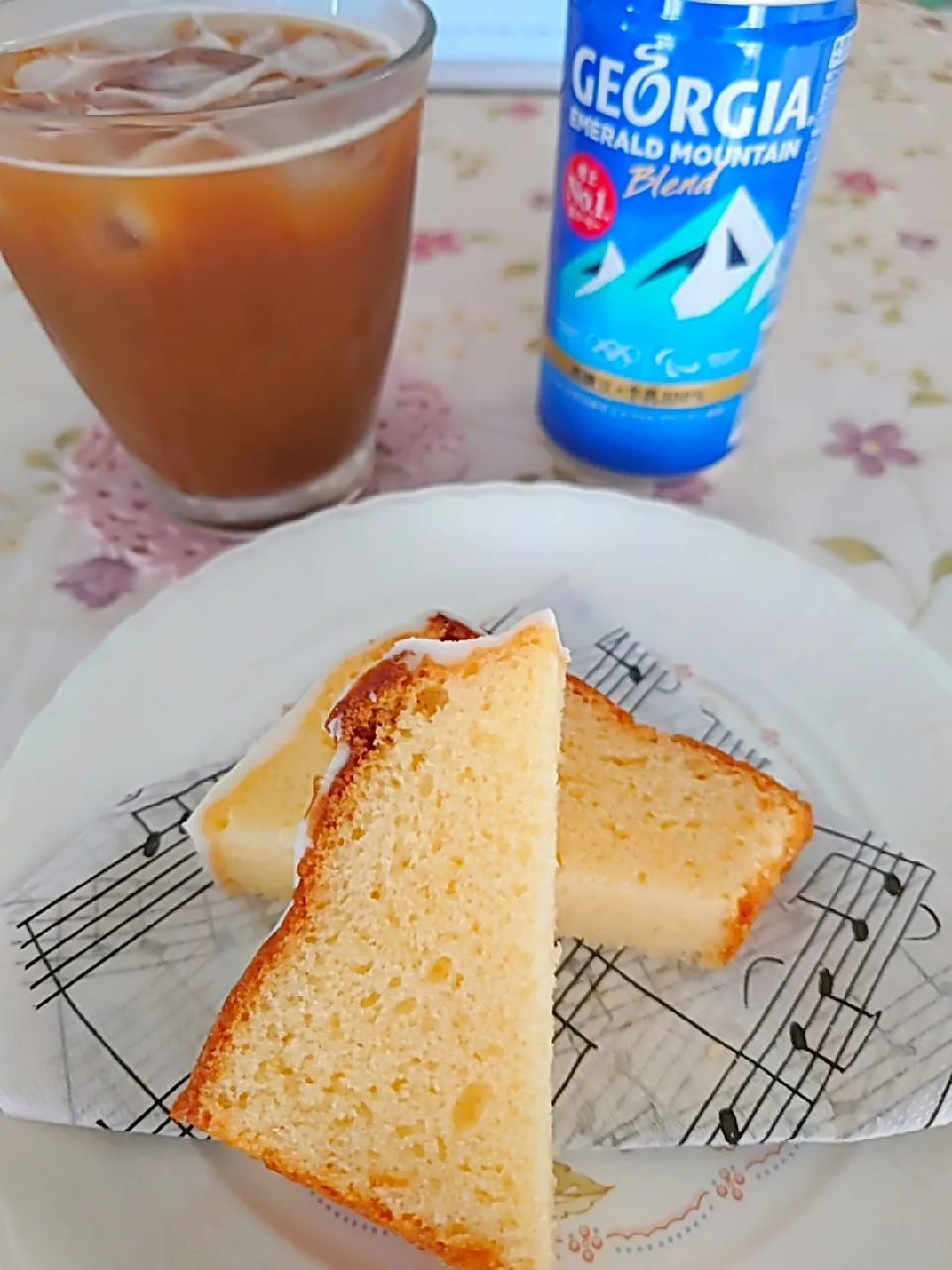 Snapdishの料理写真:ささやかな✩✩✩✩✩

今日は亡き父の誕生日です

大好きだった缶コーヒーと
パウンドケーキで

ささやかに🌈|🍒ふみりん🍒さん