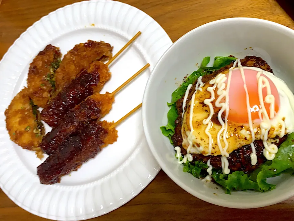 Snapdishの料理写真:ロコモコ丼、味噌串カツ|aico☆さん