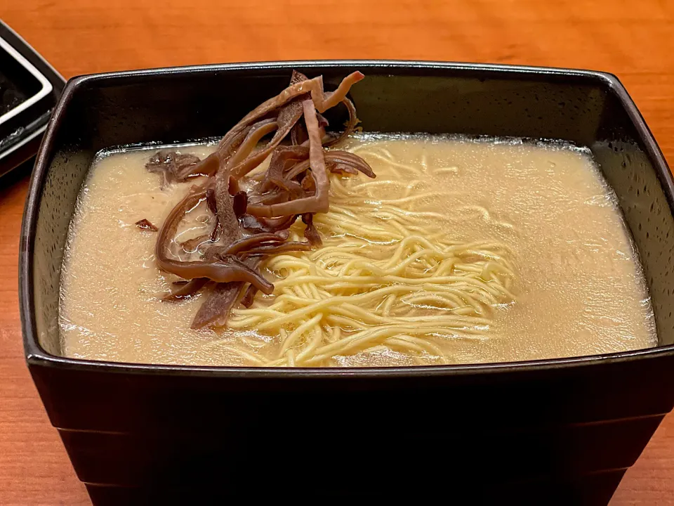 Classic Tonkotsu Ramen|Christian J. Torres Cañarteさん