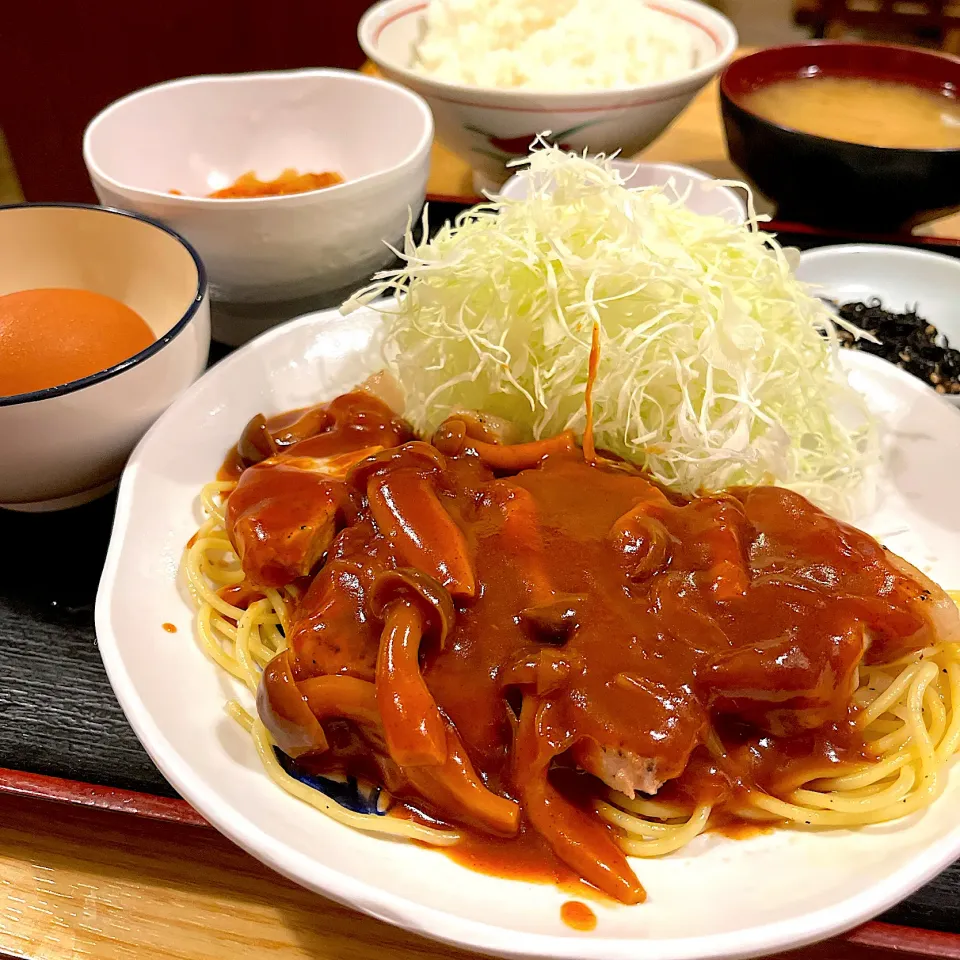 ポークソテー定食＋卵@のみた家三平(月島)|塩豚骨さん