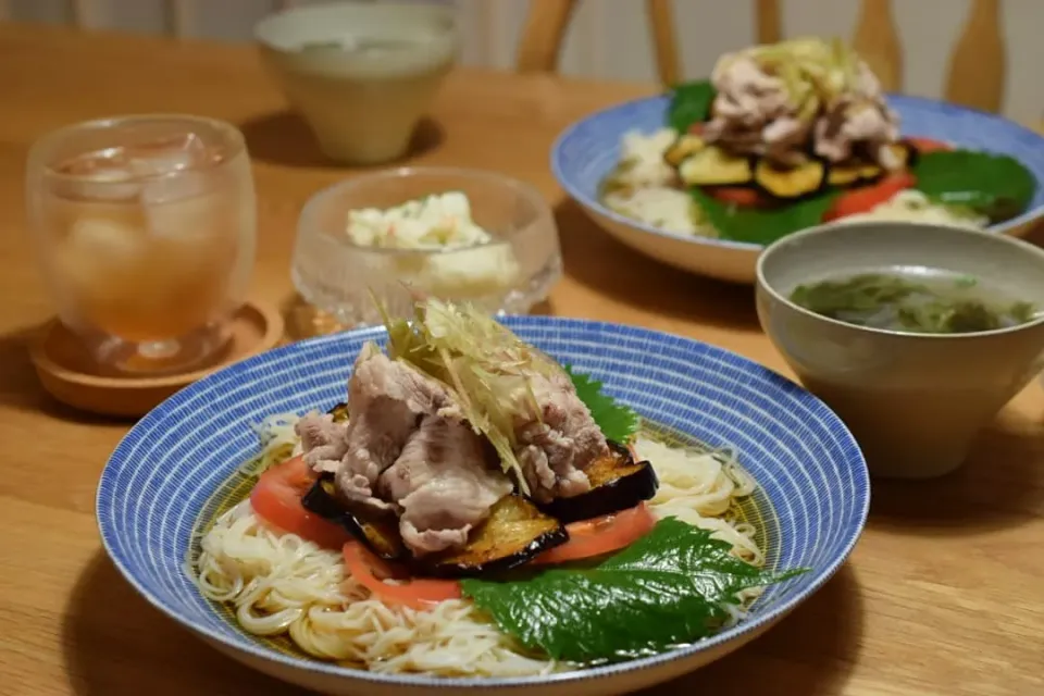 夏野菜と豚しゃぶのつゆがけ素麺|うにんぱすさん