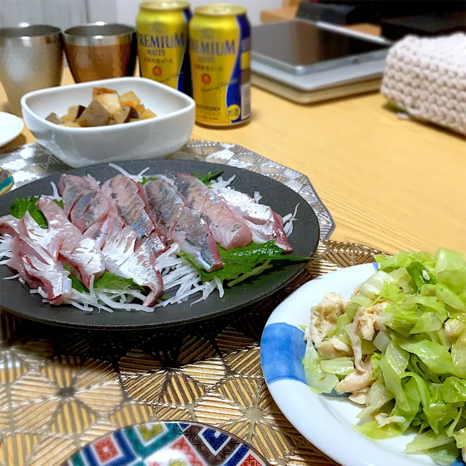 Snapdishの料理写真:アジの刺身、キャベツとささみの柚子胡椒和え、煮物|ツインうさぎさん