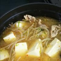 からあげビールさんの料理 ご飯にかけても旨い♪豚こまともやしと豆腐の中華風辛味噌スープ