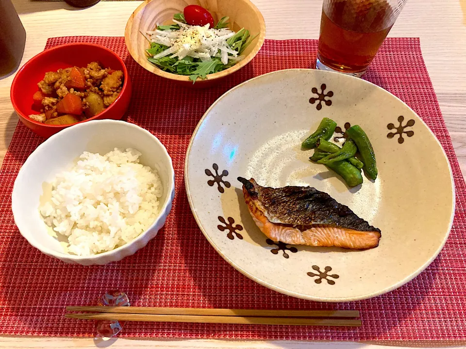 Snapdishの料理写真:夕ご飯🍳|めいこさん