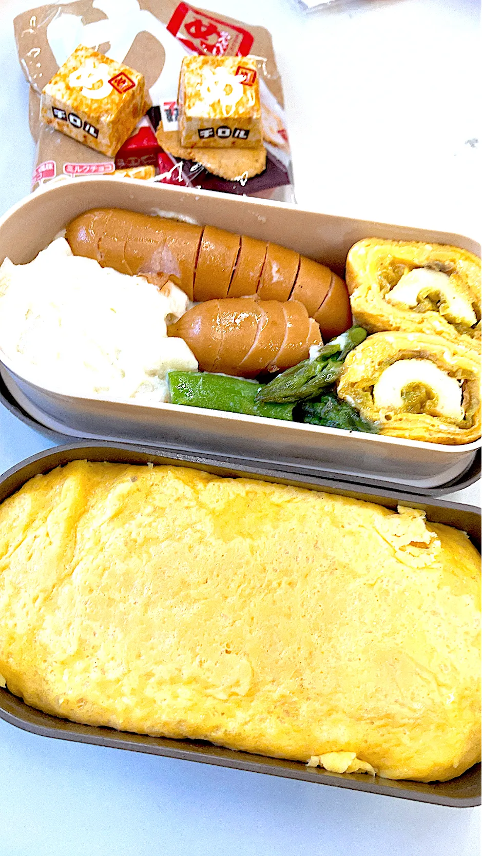 Snapdishの料理写真:カレー磯辺揚げの卵焼きにポテサラ弁当(ﾉ*°▽°)ﾉでもオムライス作った朝の自分がよく分からない…_(:3」∠)_|舞さん