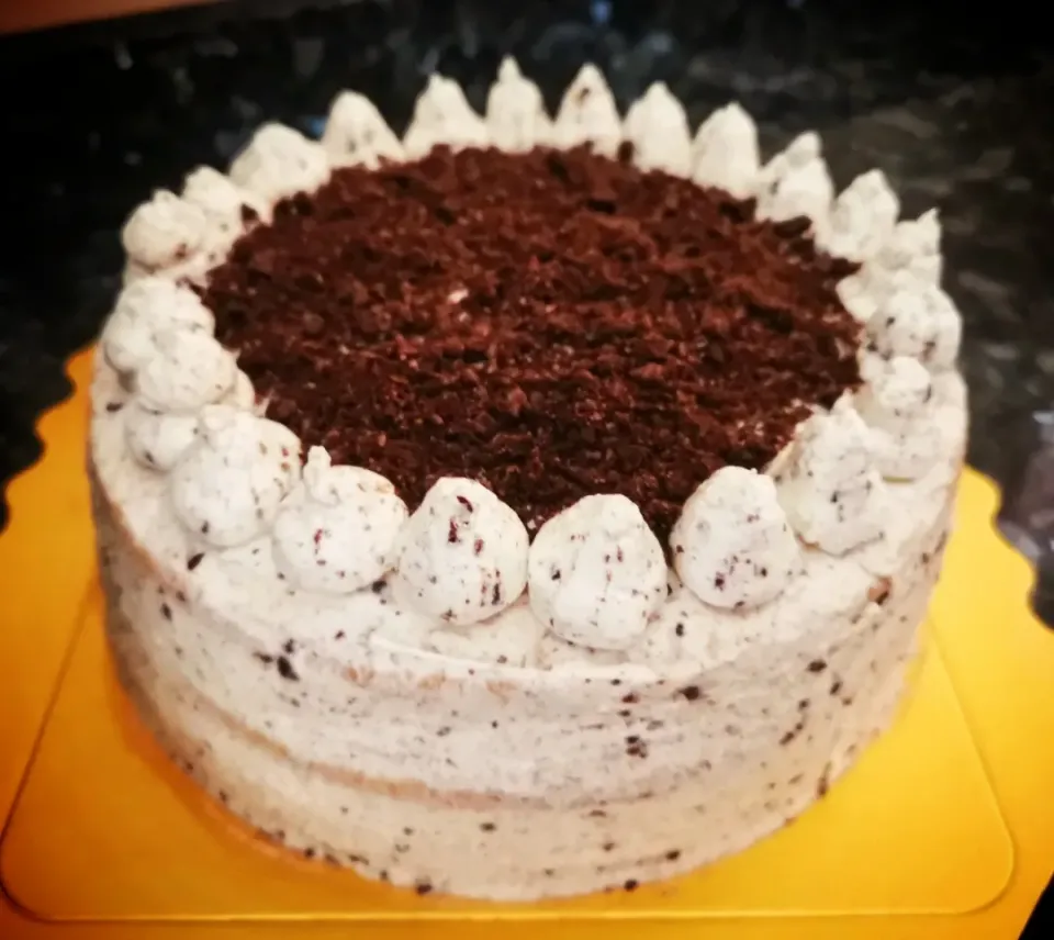 Snapdishの料理写真:サンドラ リー's dish Chocolate Chiffon Oreo Cake|サンドラ リーさん