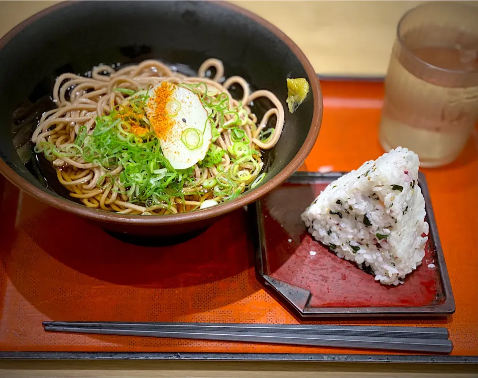 冷かけそば🍜おにぎり🍙|にゃあ（芸名）さん