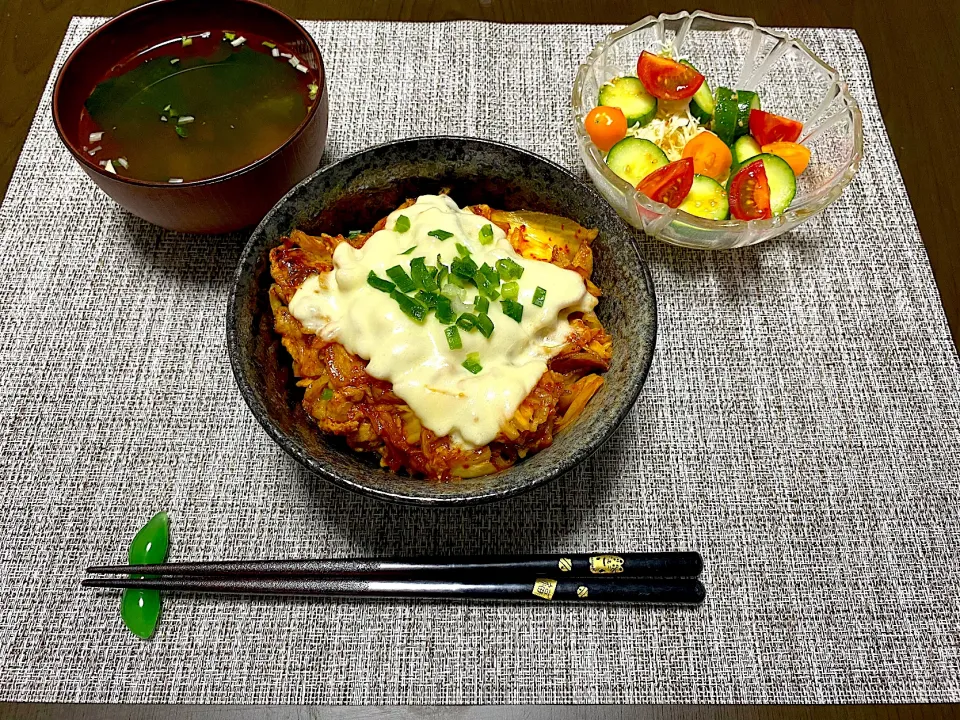 旨辛！簡単！豚キムチーズ丼|Ari’s Channelさん