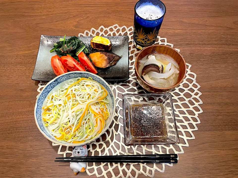 素麺のお夕飯🌛お味噌汁、ぶりの照り焼き|みーぬさん